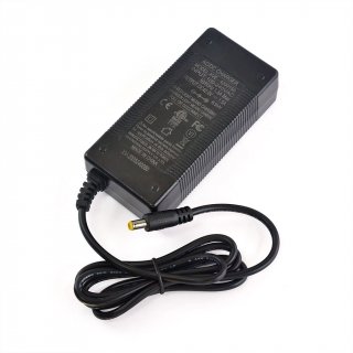 Зарядное устройство MODEL: XVE-4200150 для KUGOO S3 42V 1.5A